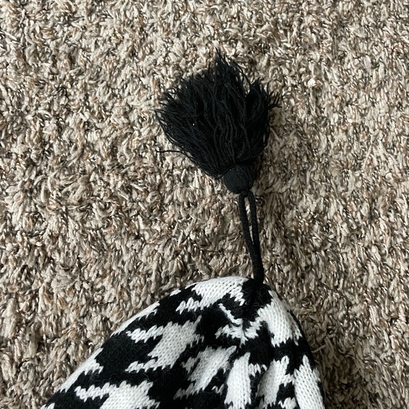 Black and White Houndstooth Winter Hat with Pom-pom and Earflaps - Picture 3 of 5